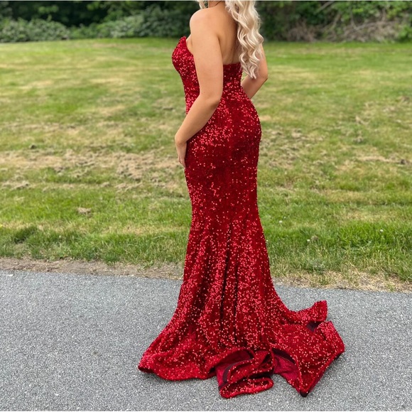 PS21208 Dress Mermaid Style Red Dress - Picture 4 of 8